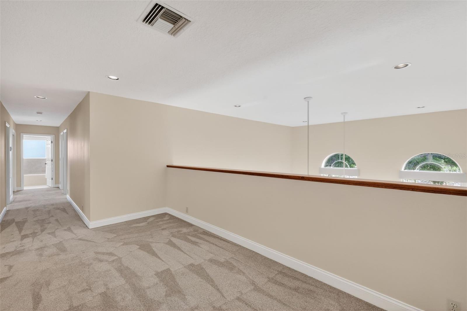 GREEN TREE - Residential