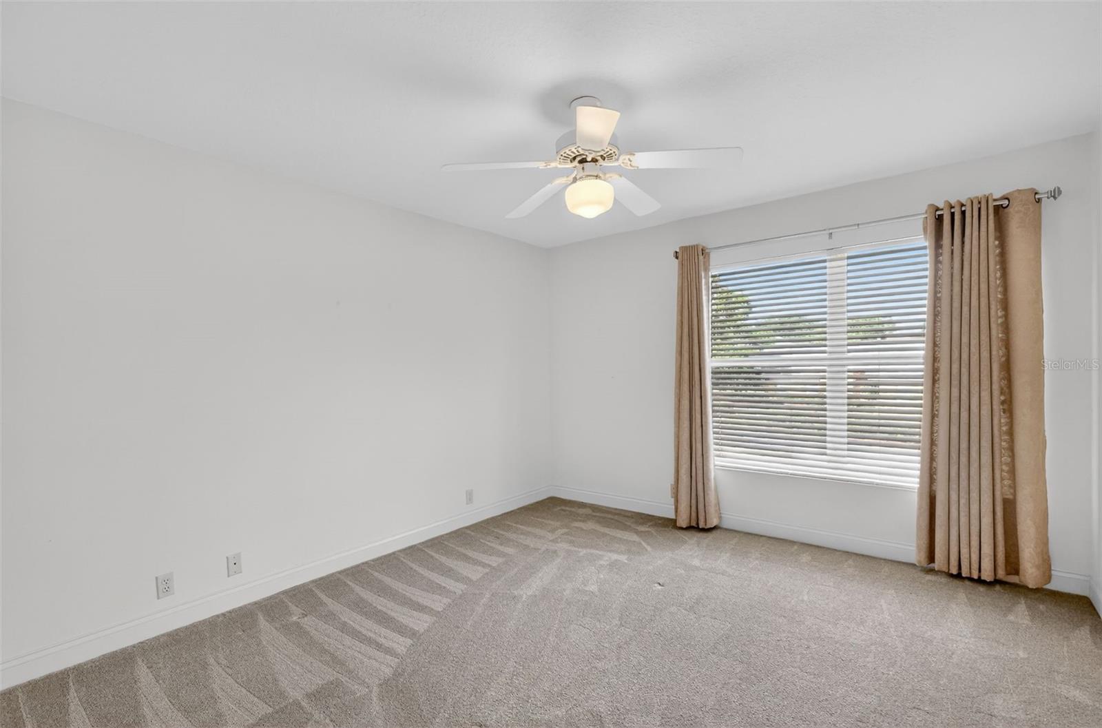 GREEN TREE - Residential