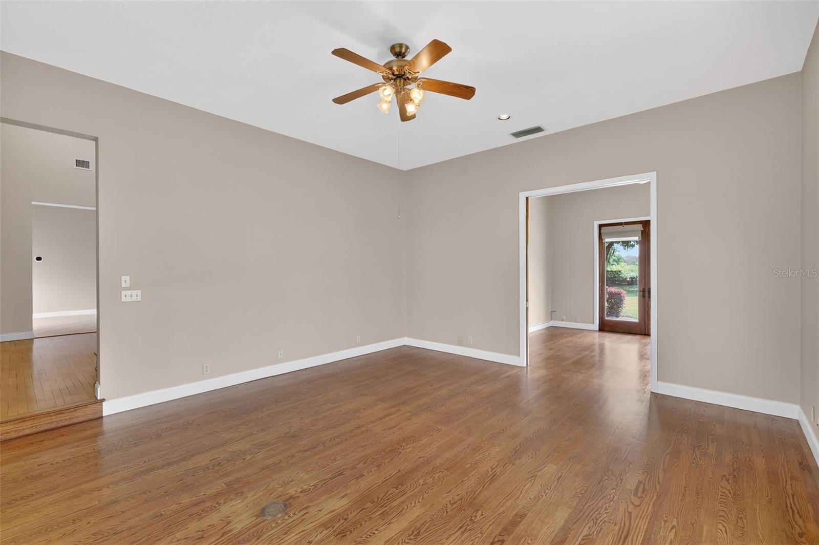 GREEN TREE - Residential