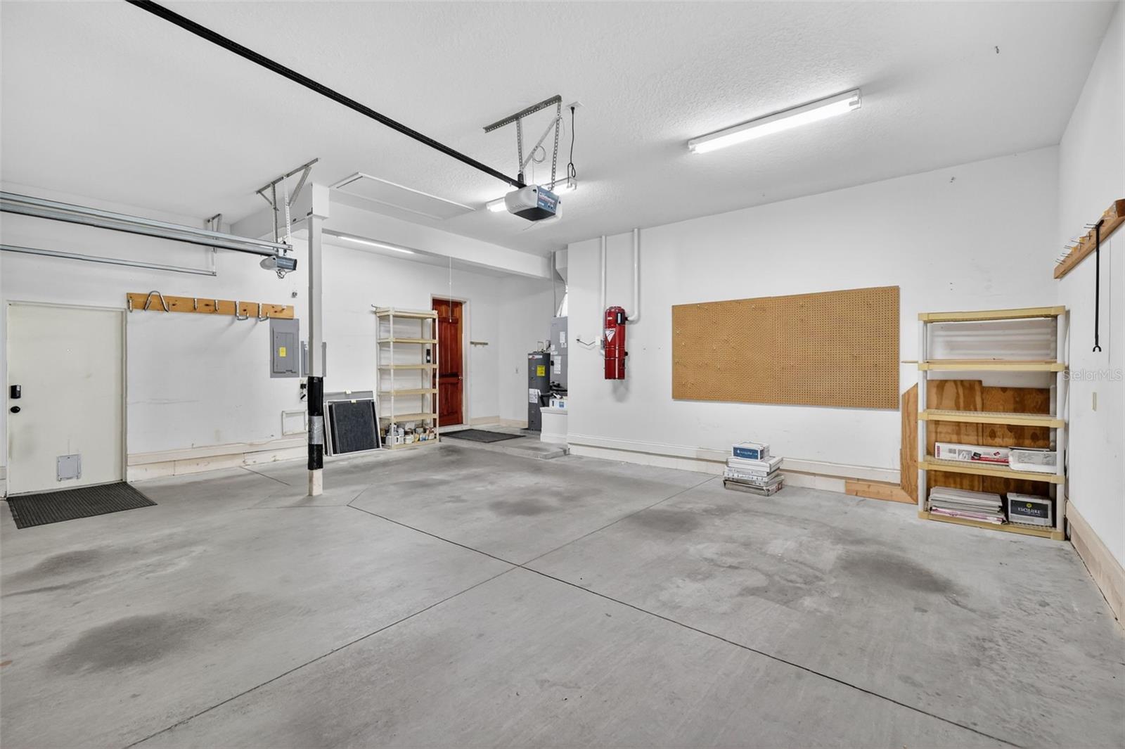 GREEN TREE - Residential