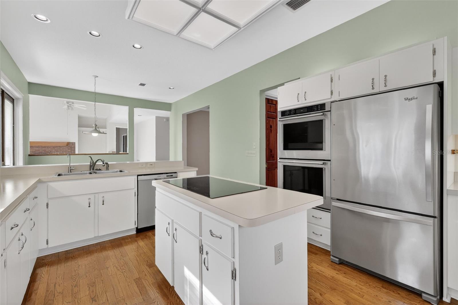 GREEN TREE - Residential