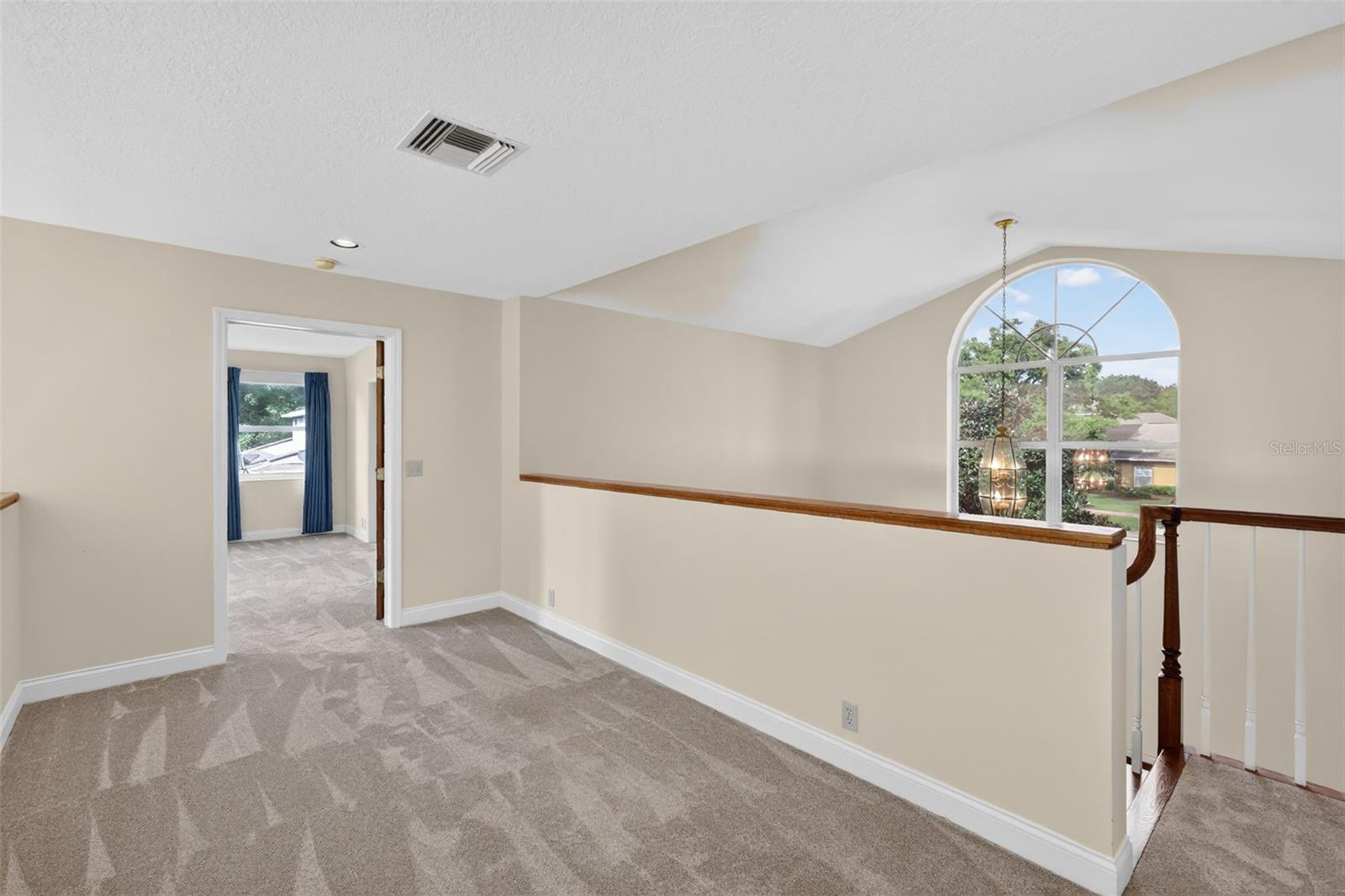 GREEN TREE - Residential