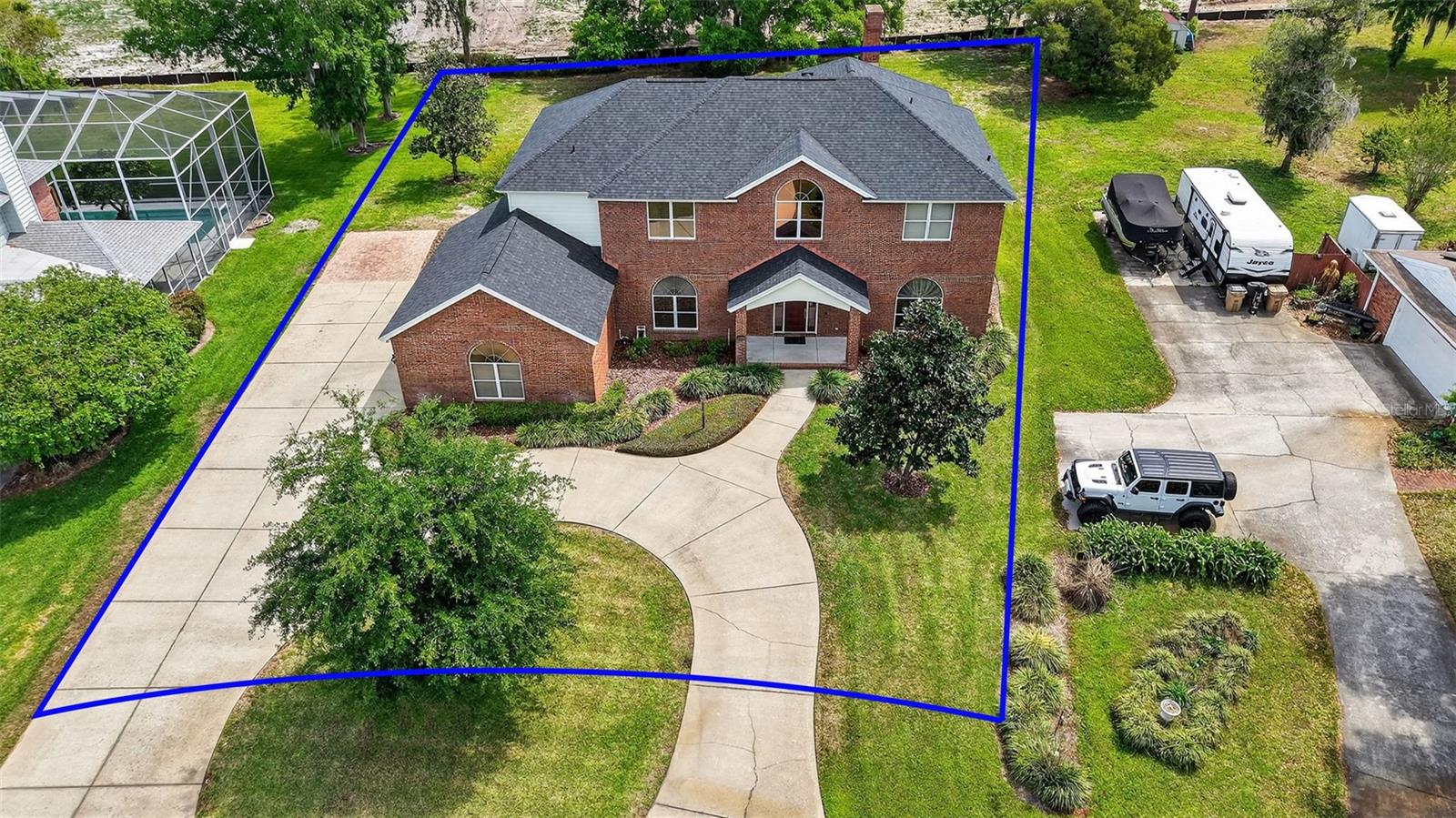 GREEN TREE - Residential