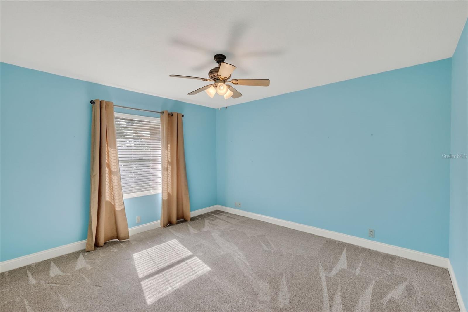 GREEN TREE - Residential