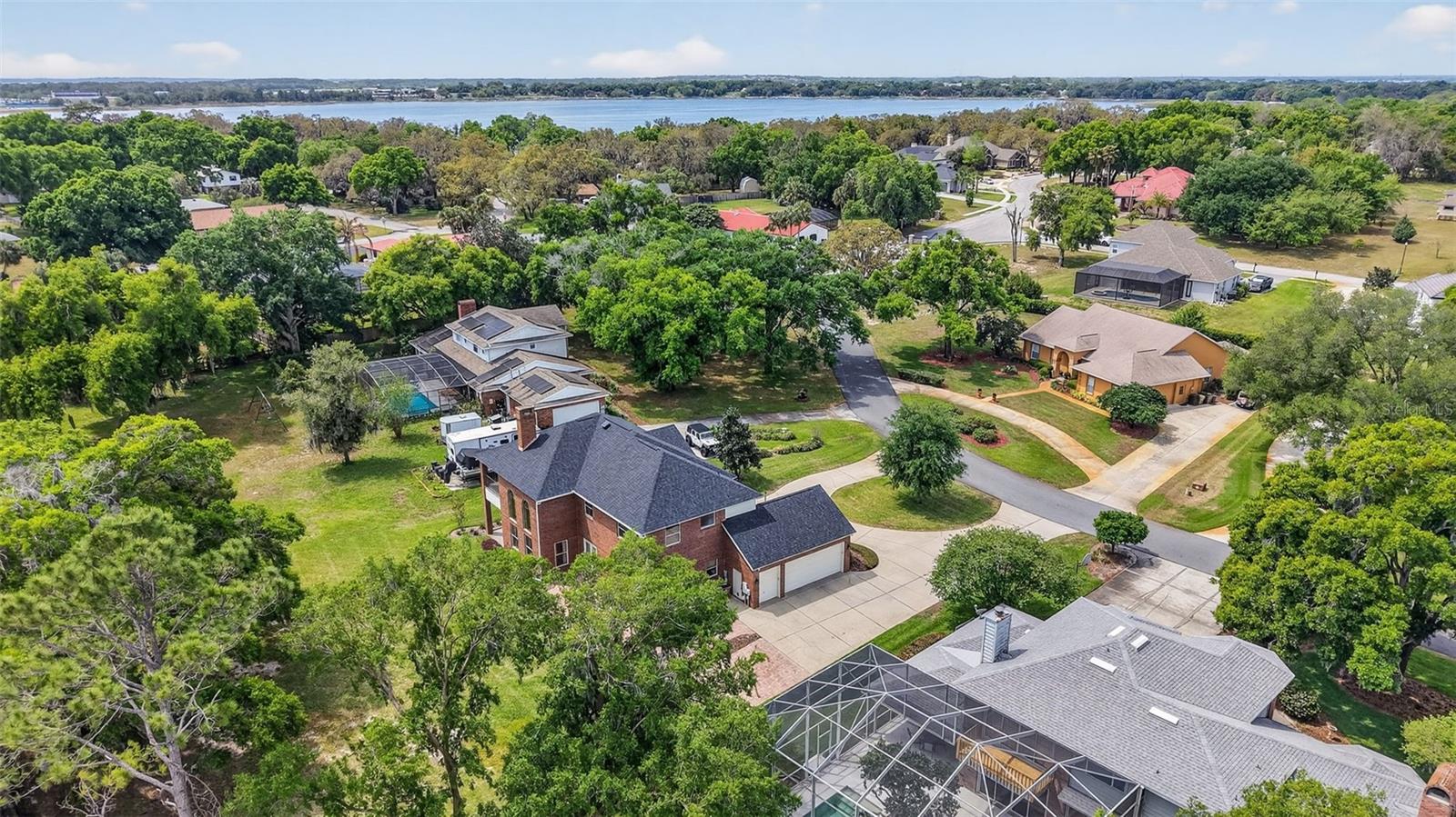GREEN TREE - Residential