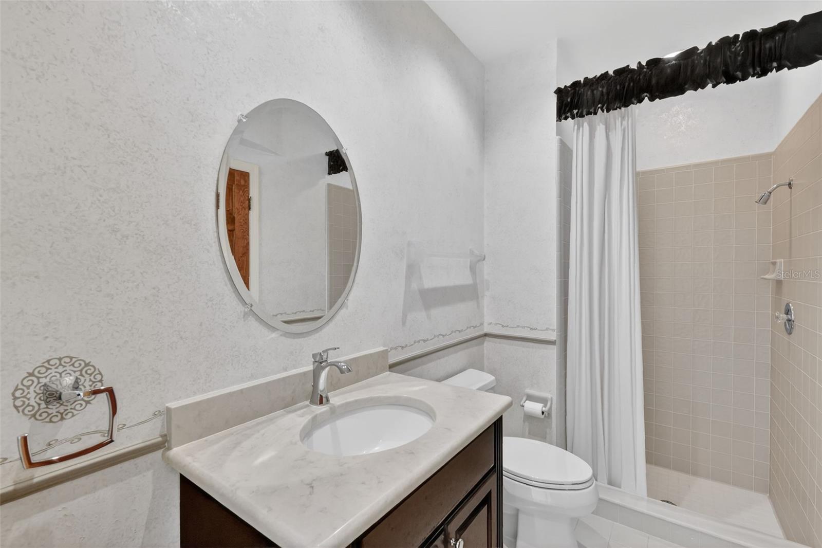 GREEN TREE - Residential