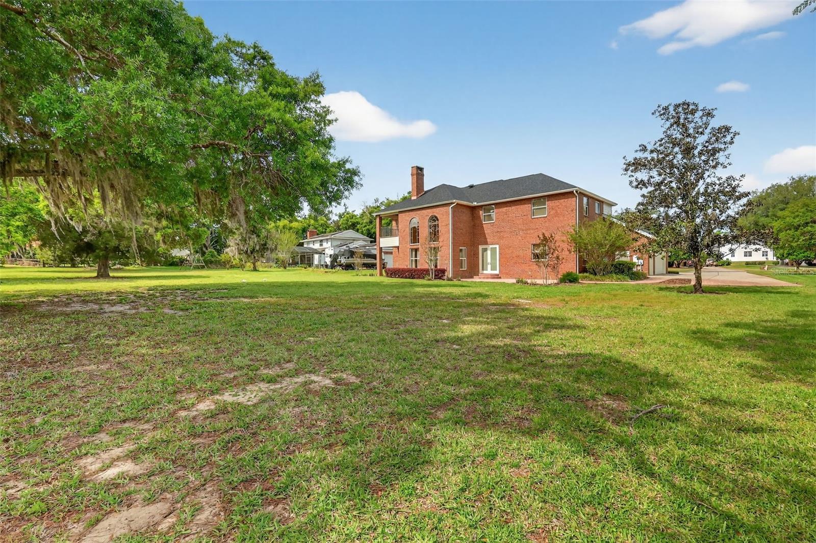 GREEN TREE - Residential