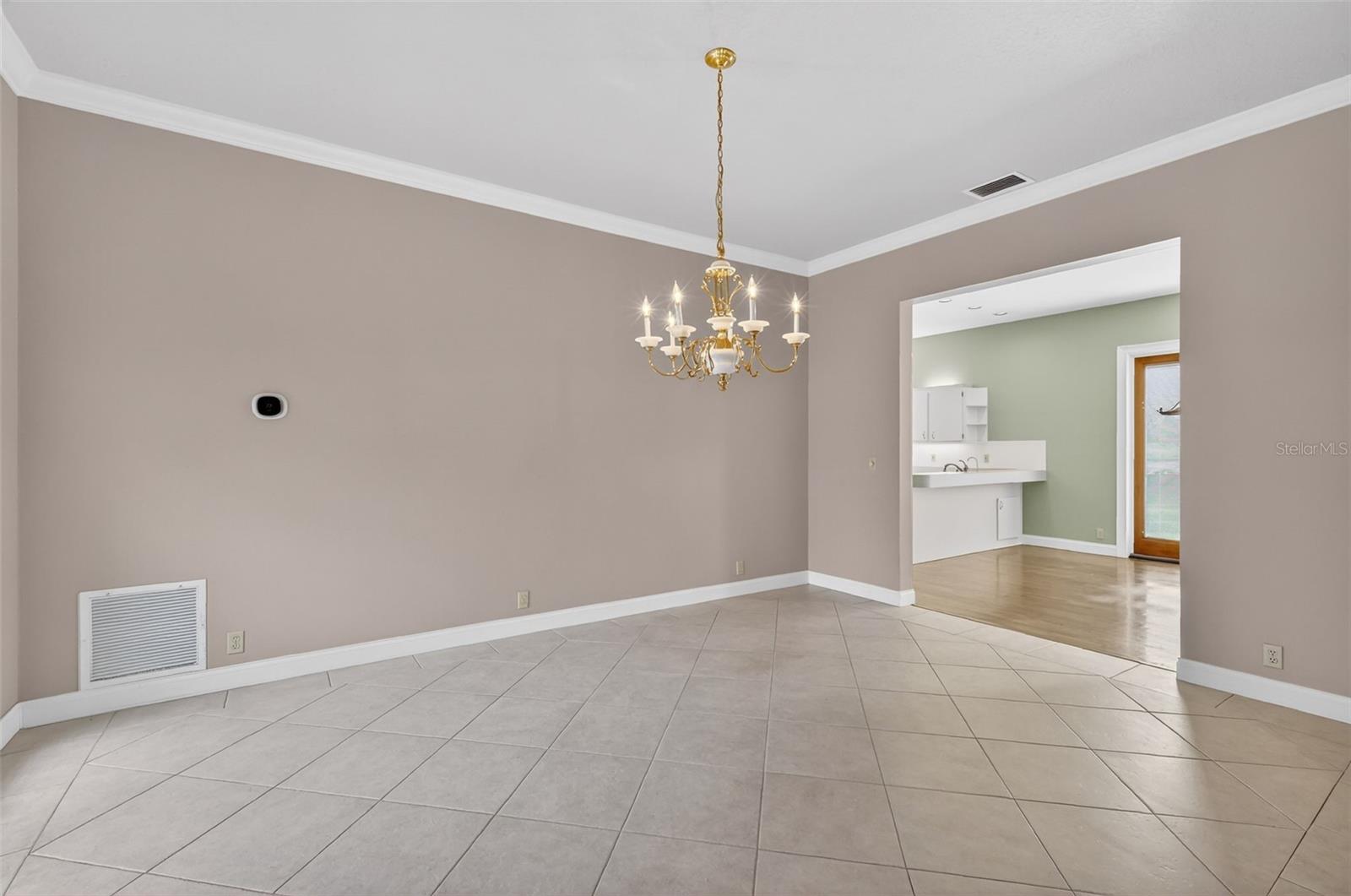 GREEN TREE - Residential