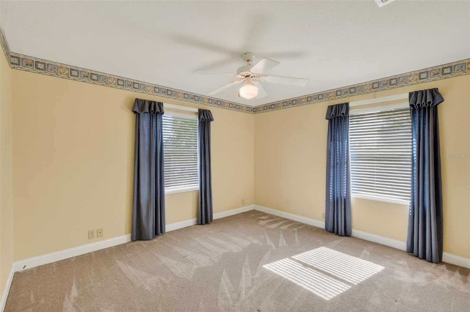 GREEN TREE - Residential