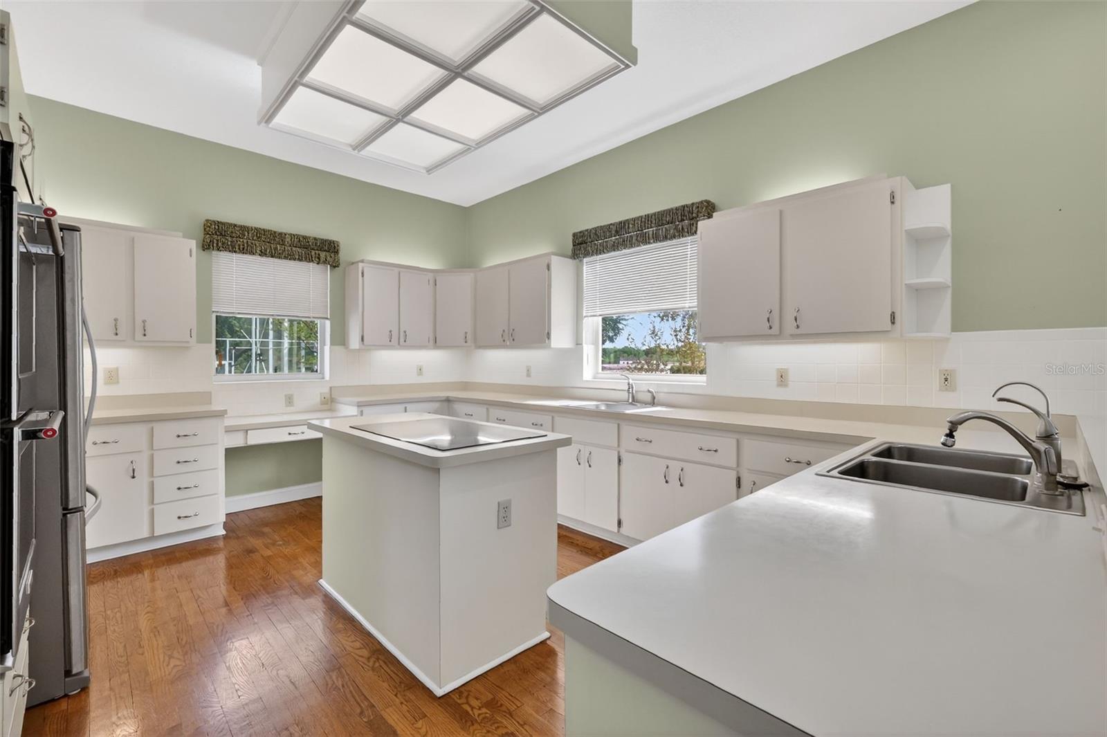 GREEN TREE - Residential