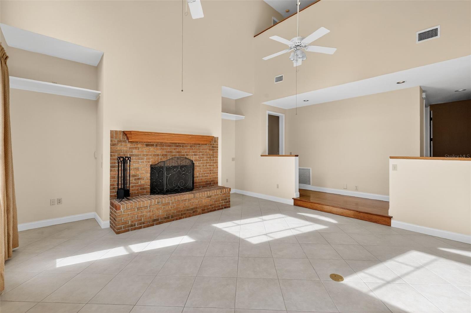 GREEN TREE - Residential