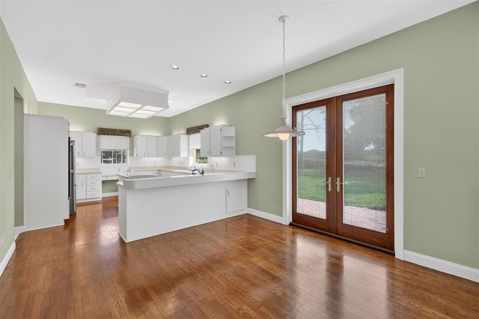 GREEN TREE - Residential