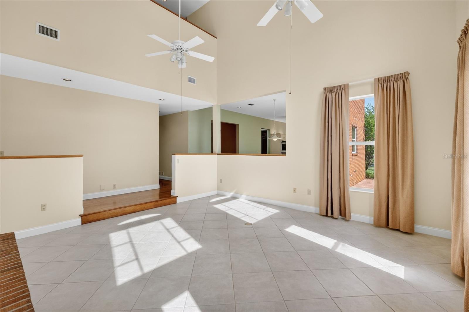 GREEN TREE - Residential