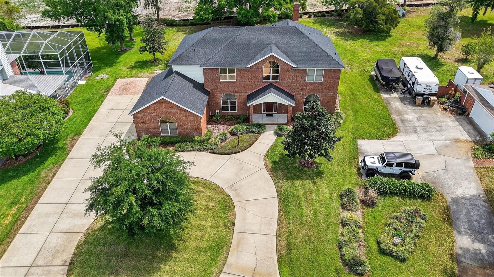 GREEN TREE - Residential