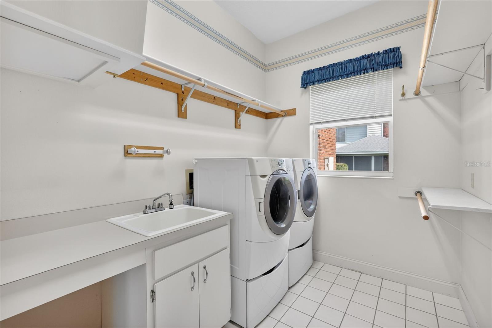 GREEN TREE - Residential