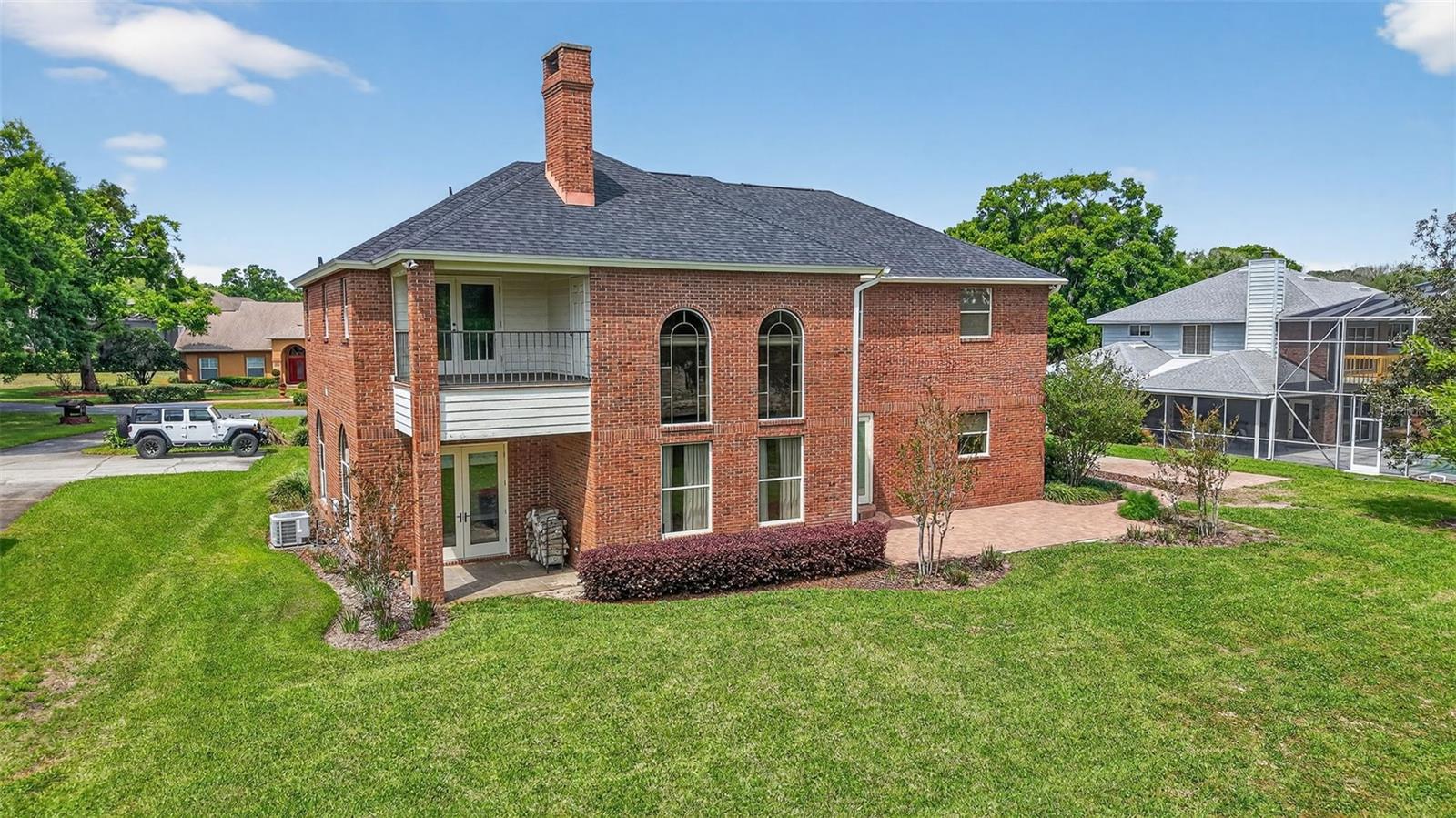 GREEN TREE - Residential