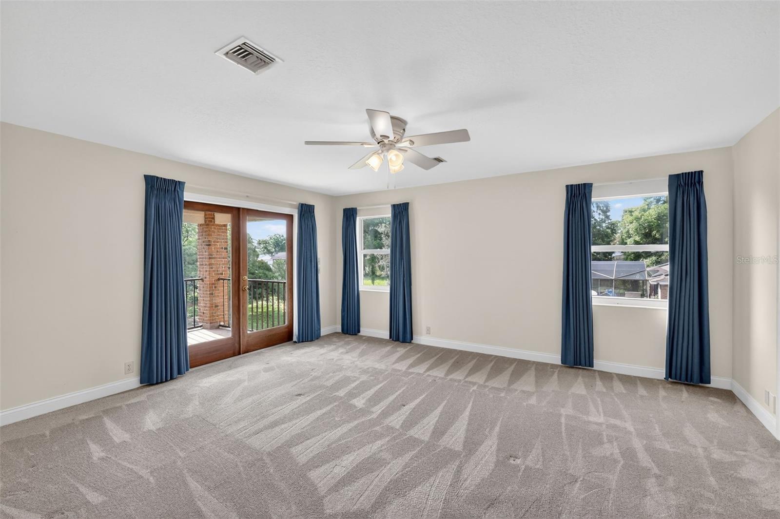 GREEN TREE - Residential