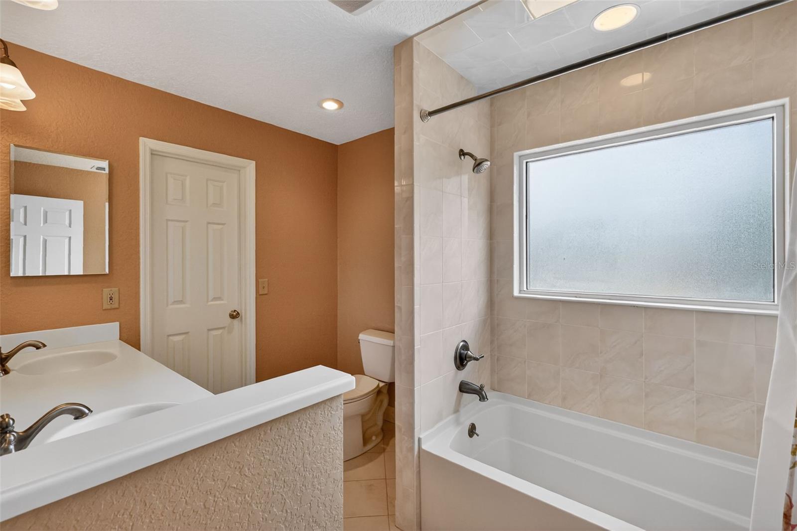 GREEN TREE - Residential