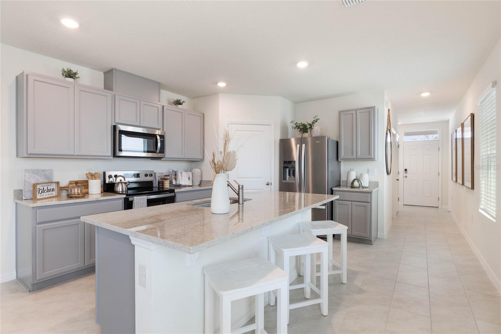 4585 BARBERRY AVENUE