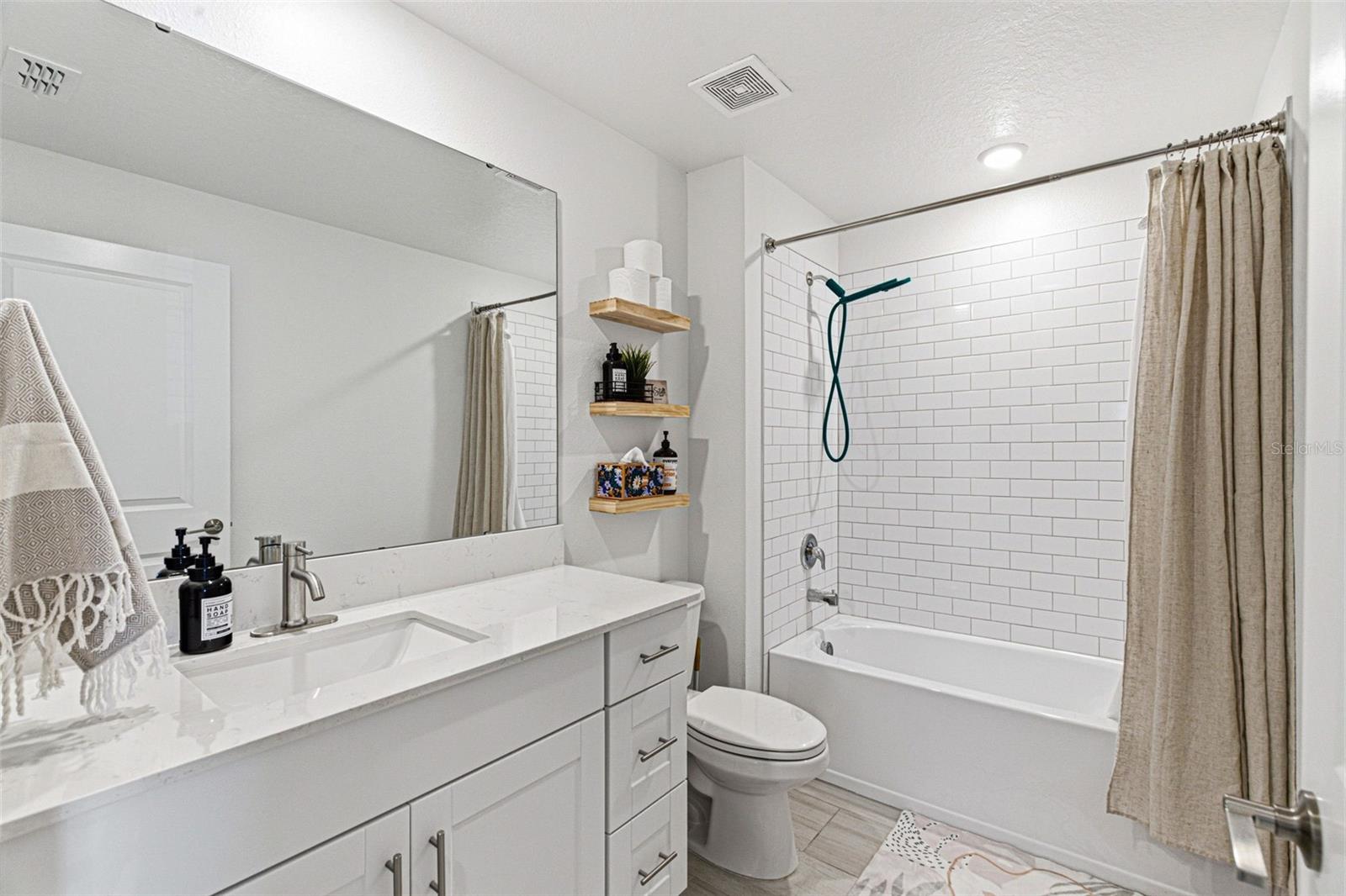 NORTH PARK ISLE PH 2C 3B & 4 - Residential