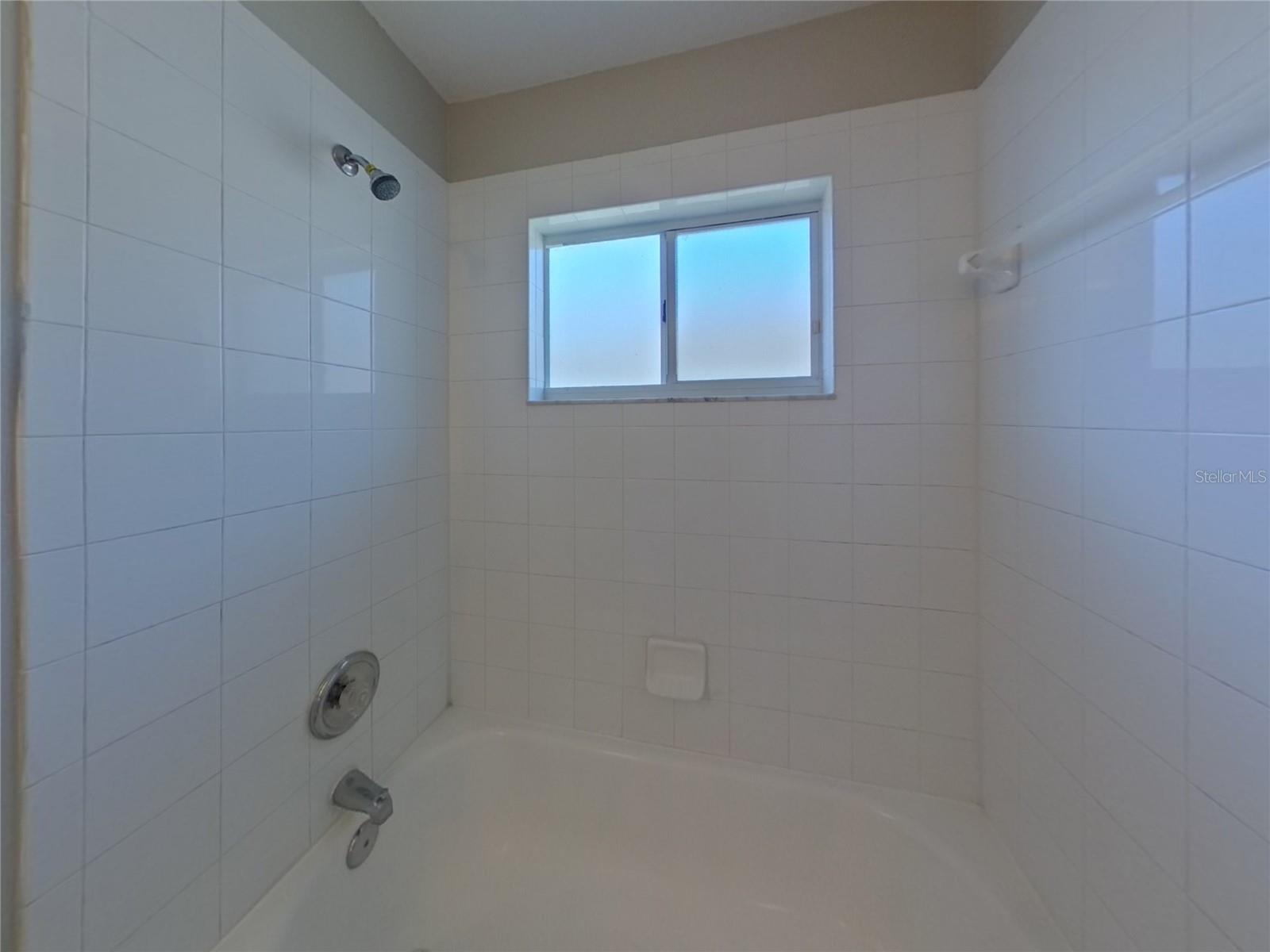 BRIDGEWATER PH 01 & 02 - Residential Lease