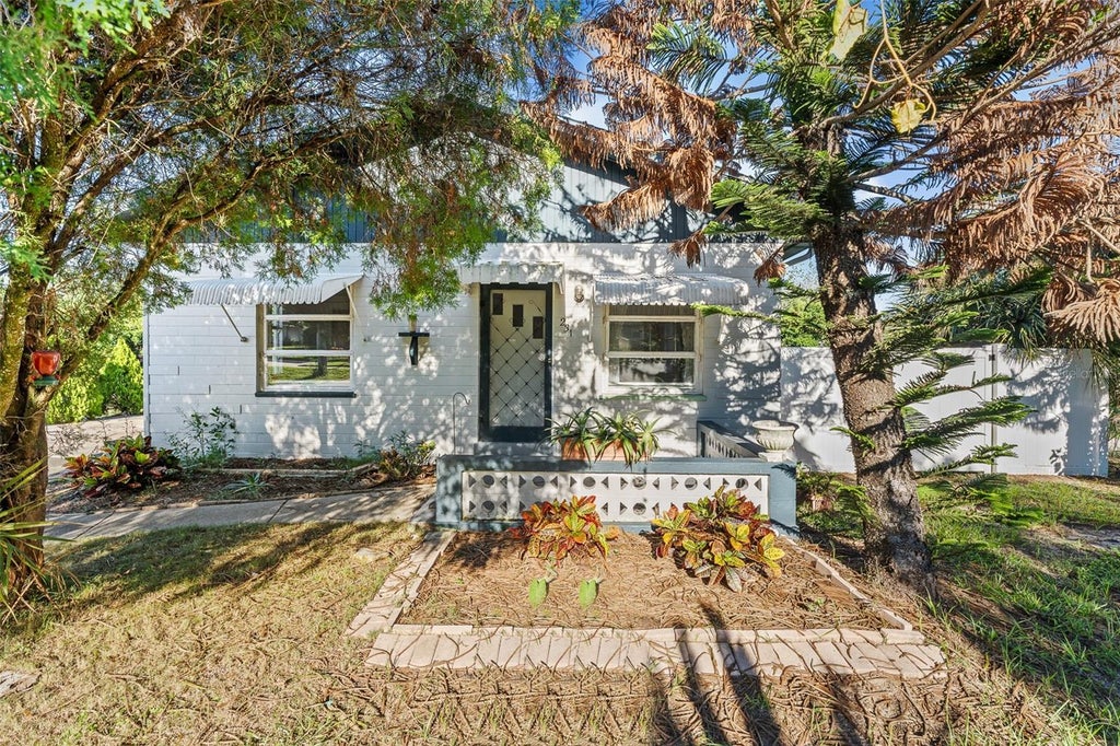 Photo of 231 N Ridgewood Avenue, Ormond Beach, FL 32174 (MLS # FC322107)