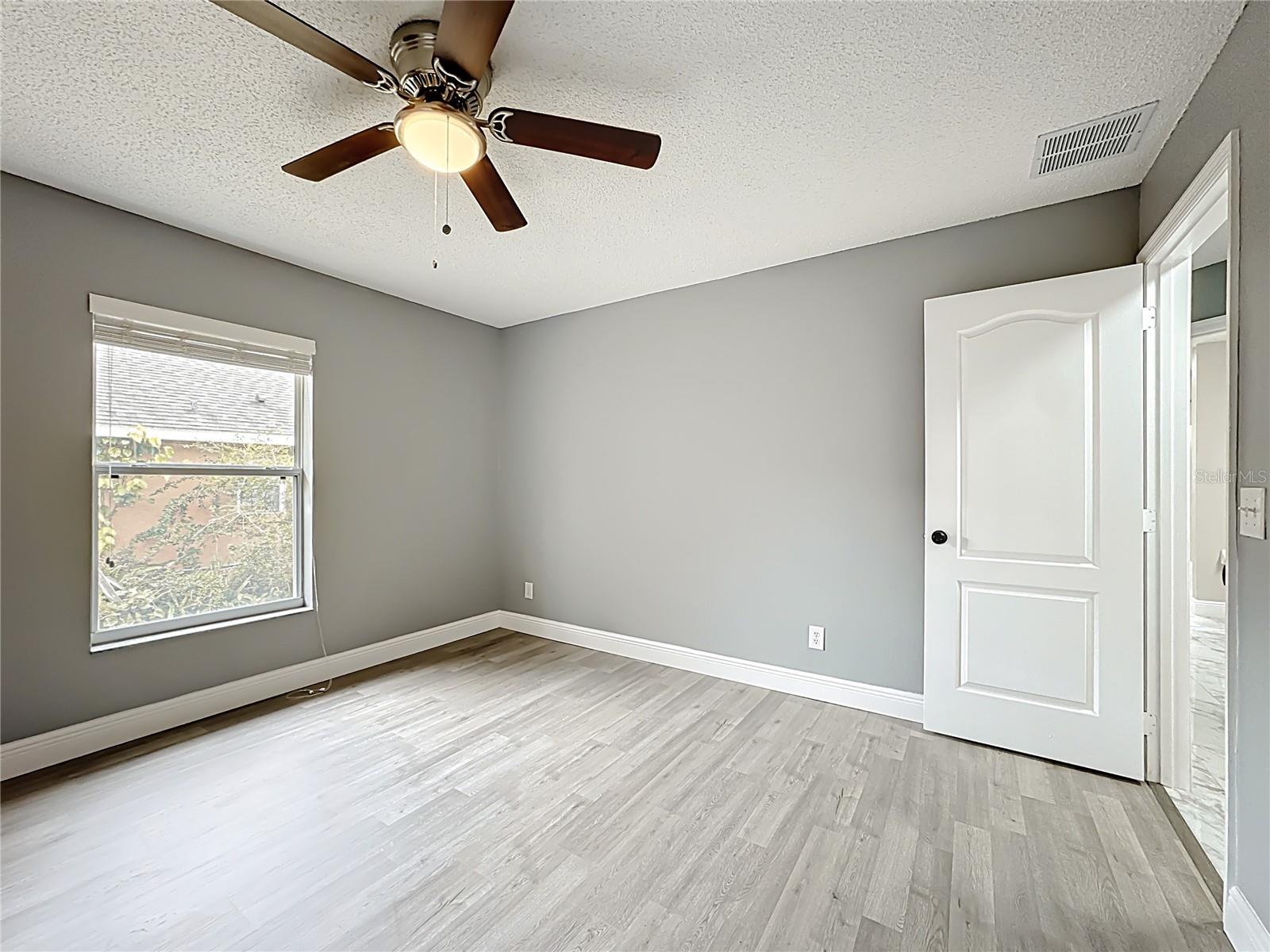 EAST LAKE ESTATES - Residential Lease