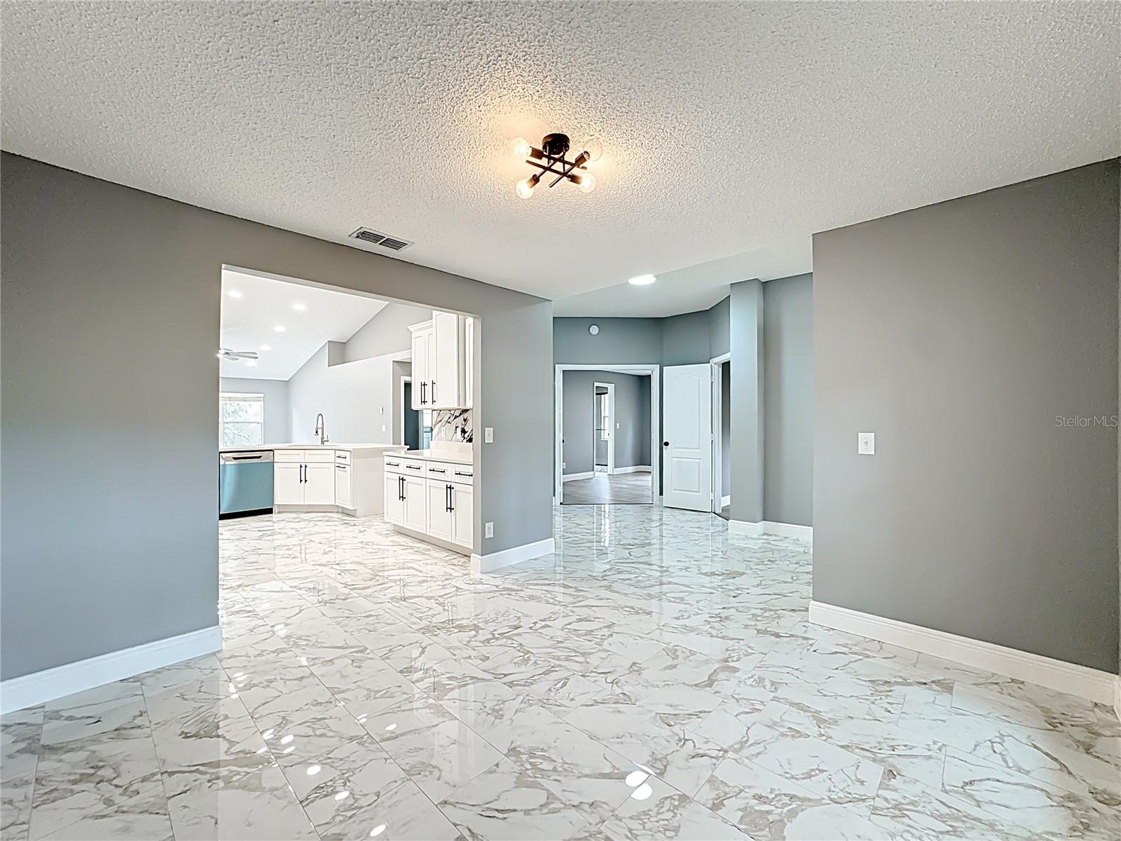 EAST LAKE ESTATES - Residential Lease