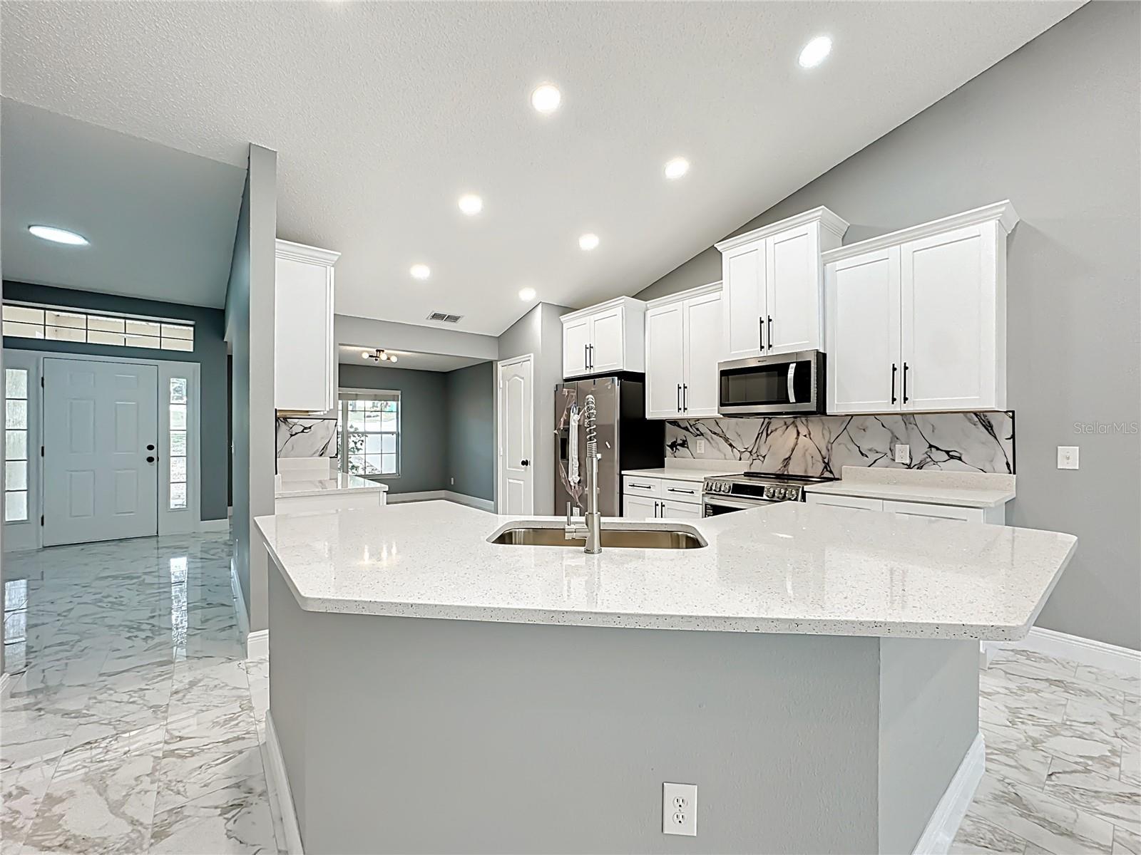 EAST LAKE ESTATES - Residential Lease