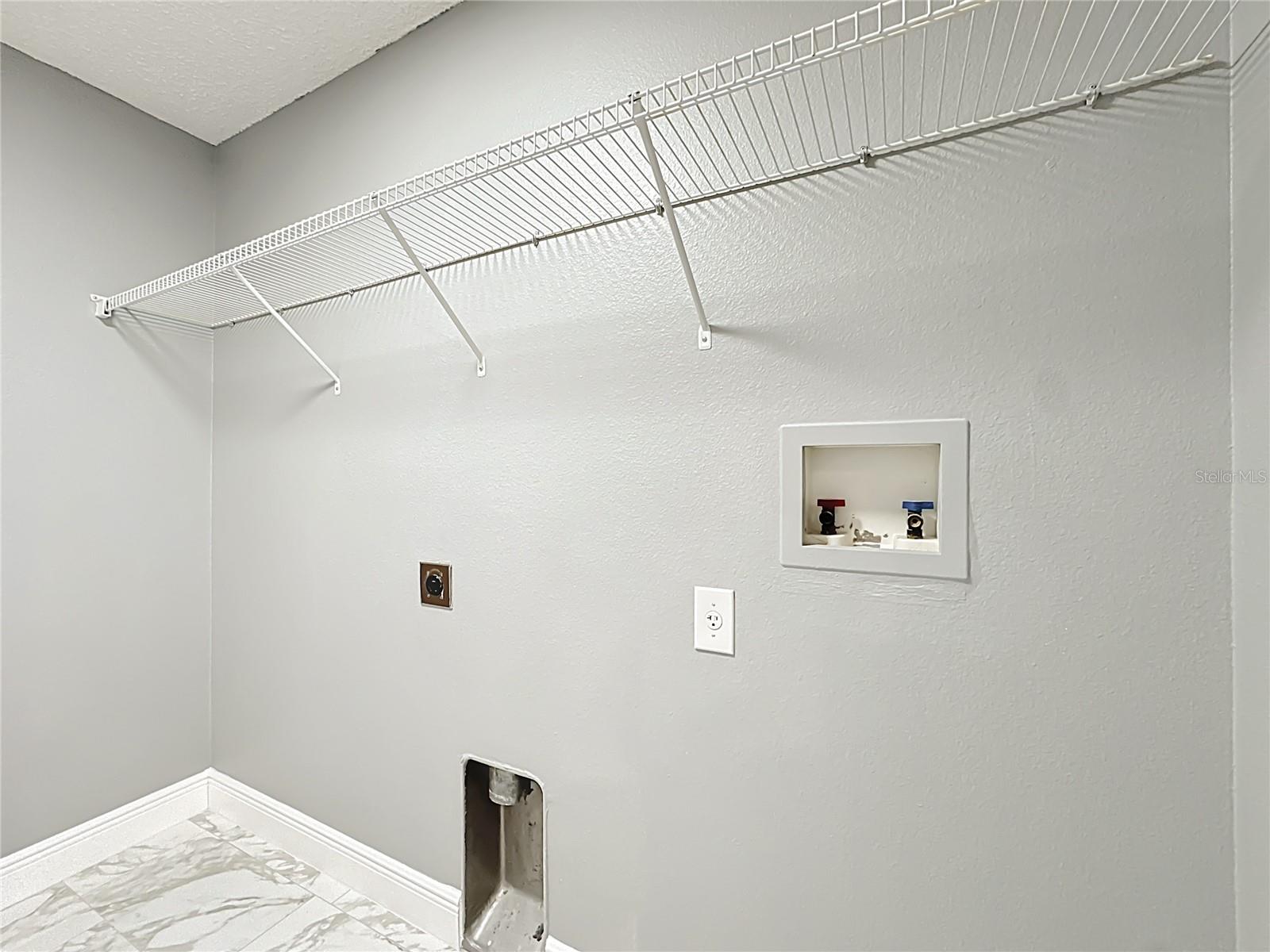 EAST LAKE ESTATES - Residential Lease