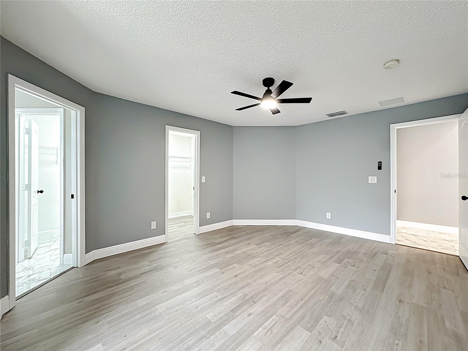 EAST LAKE ESTATES - Residential Lease