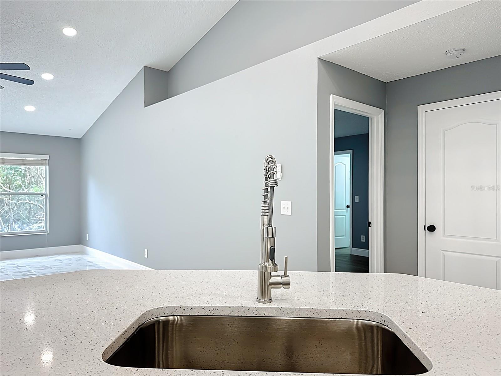 EAST LAKE ESTATES - Residential Lease