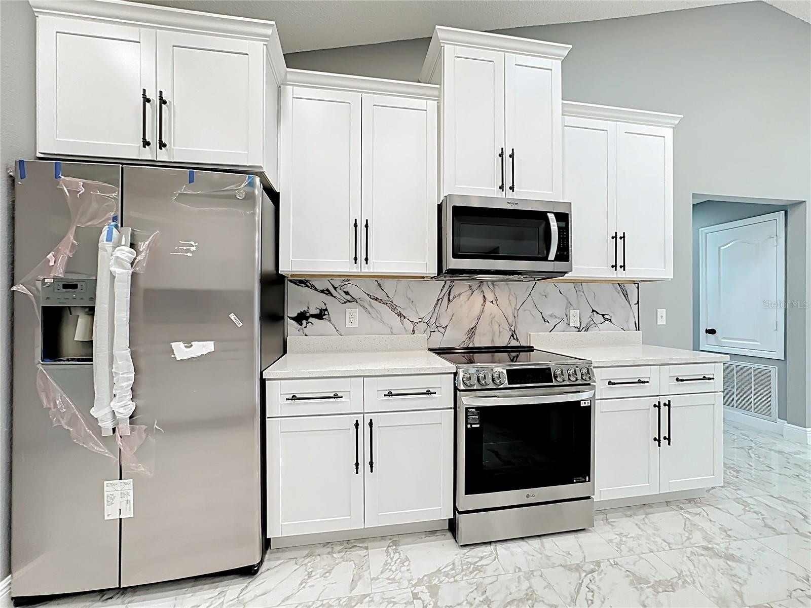 EAST LAKE ESTATES - Residential Lease