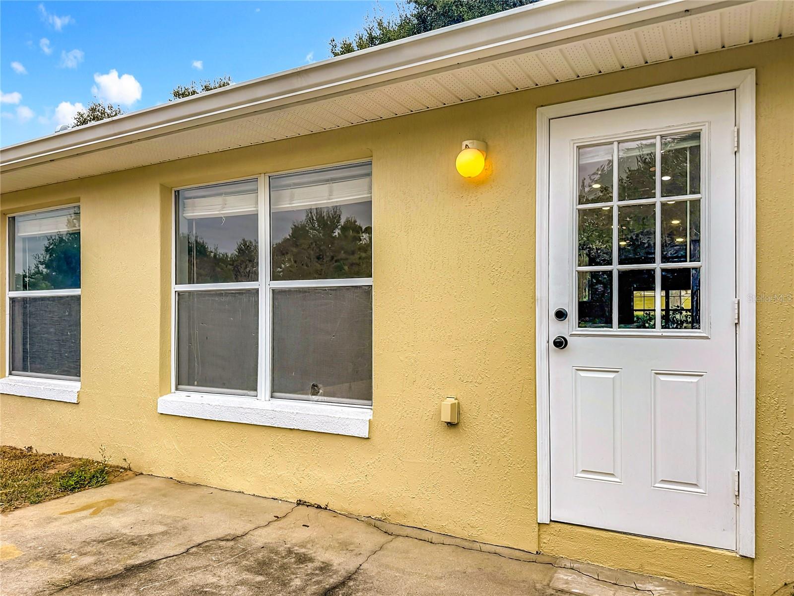 EAST LAKE ESTATES - Residential Lease