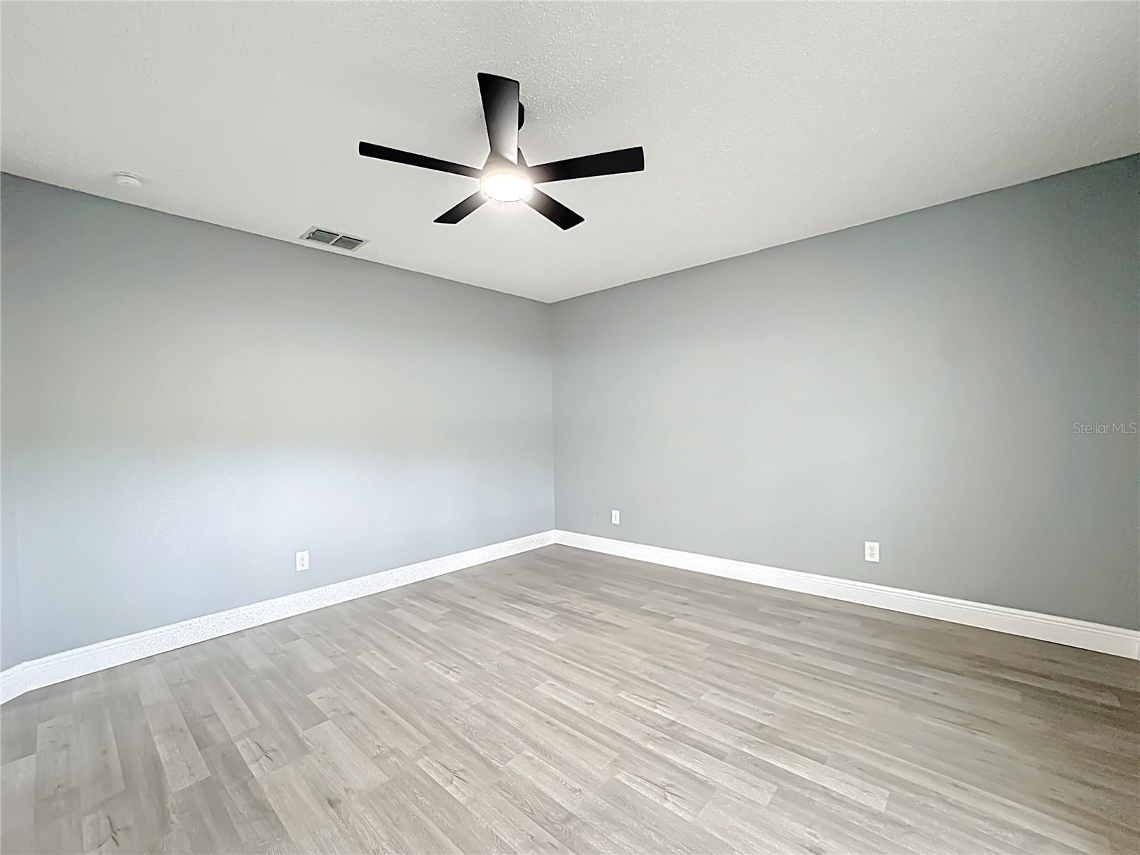 EAST LAKE ESTATES - Residential Lease