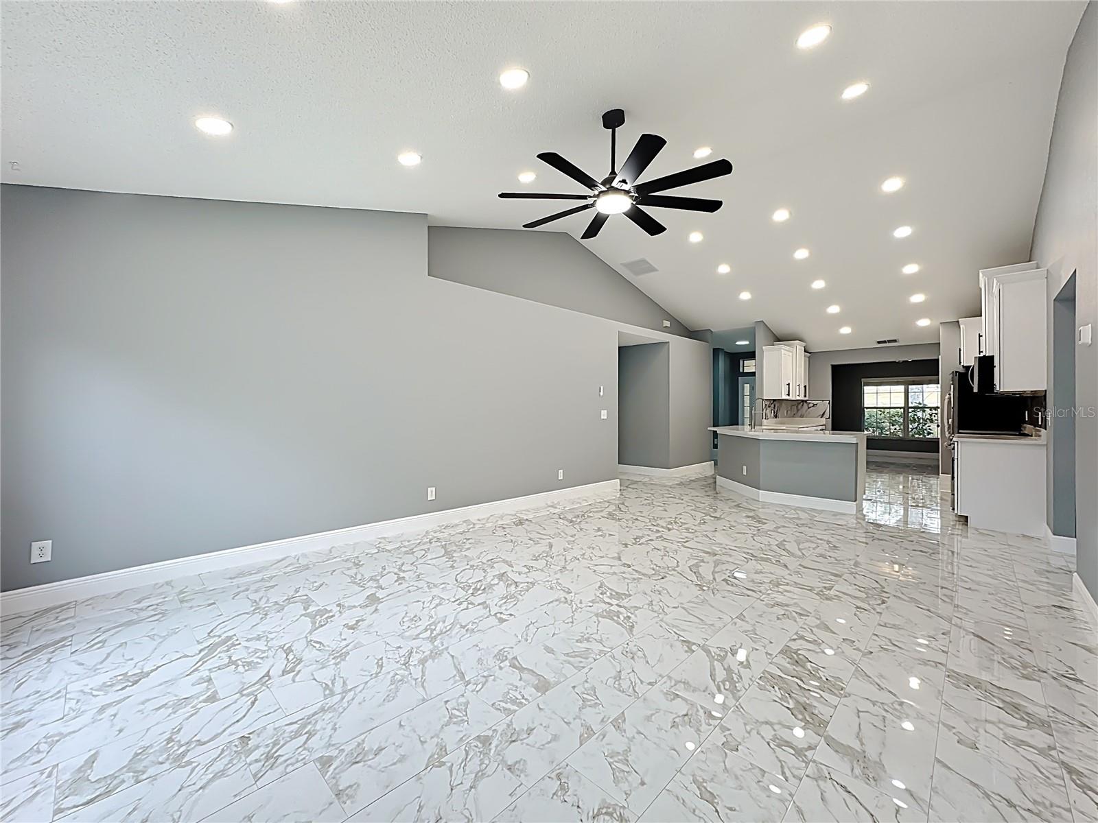 EAST LAKE ESTATES - Residential Lease