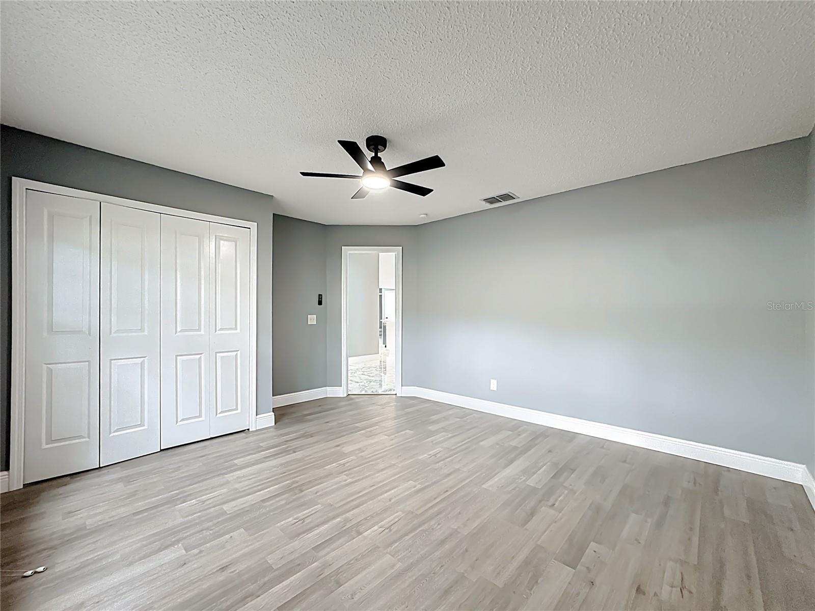 EAST LAKE ESTATES - Residential Lease