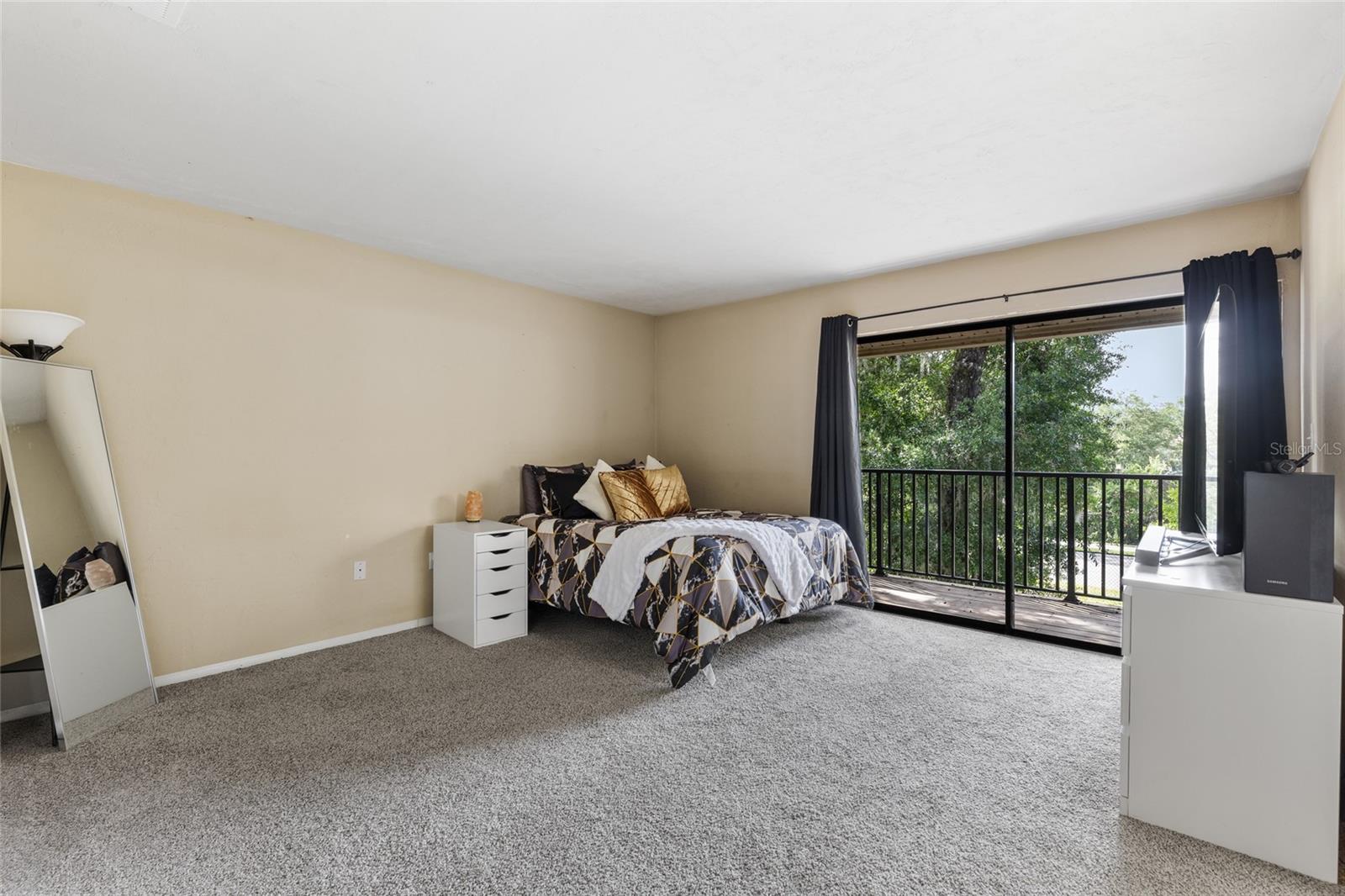 HAWTHORNE RESERVE - Residential