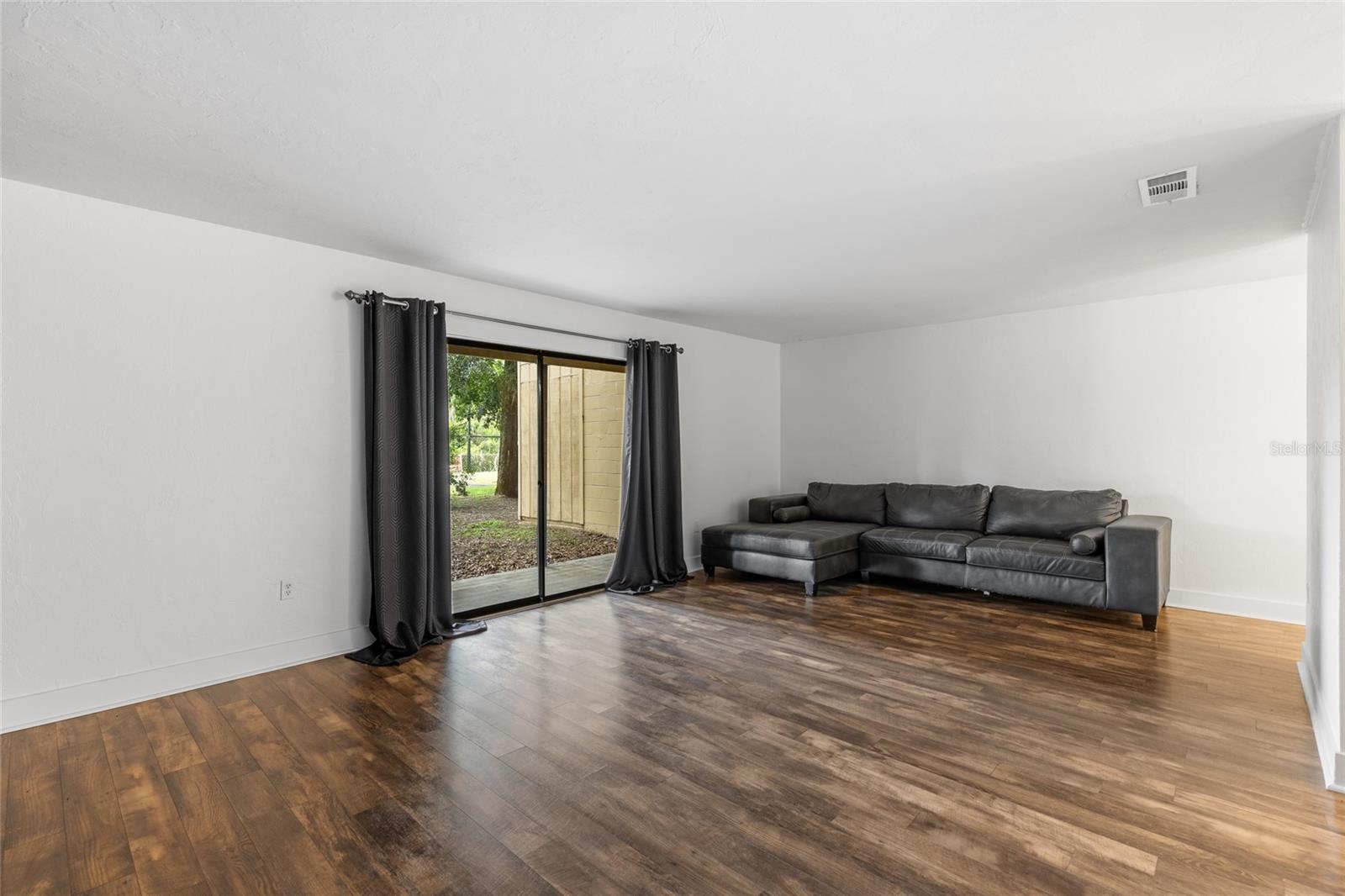 HAWTHORNE RESERVE - Residential