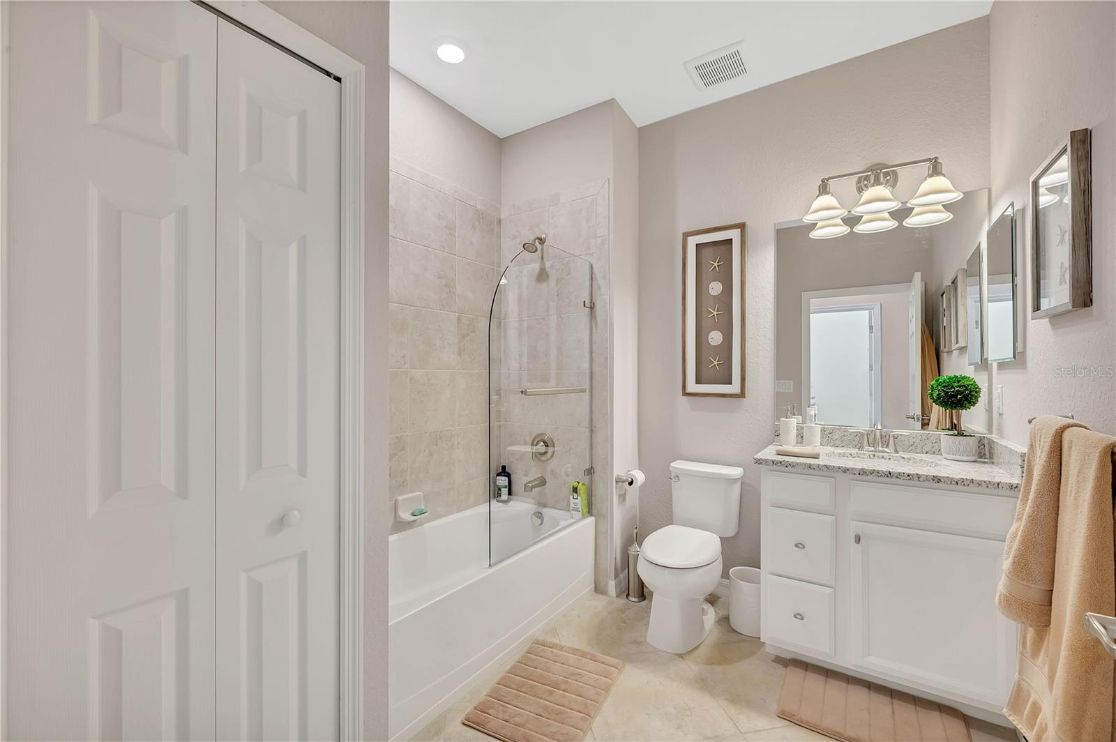 LAKEWOOD NATIONAL - Residential Lease