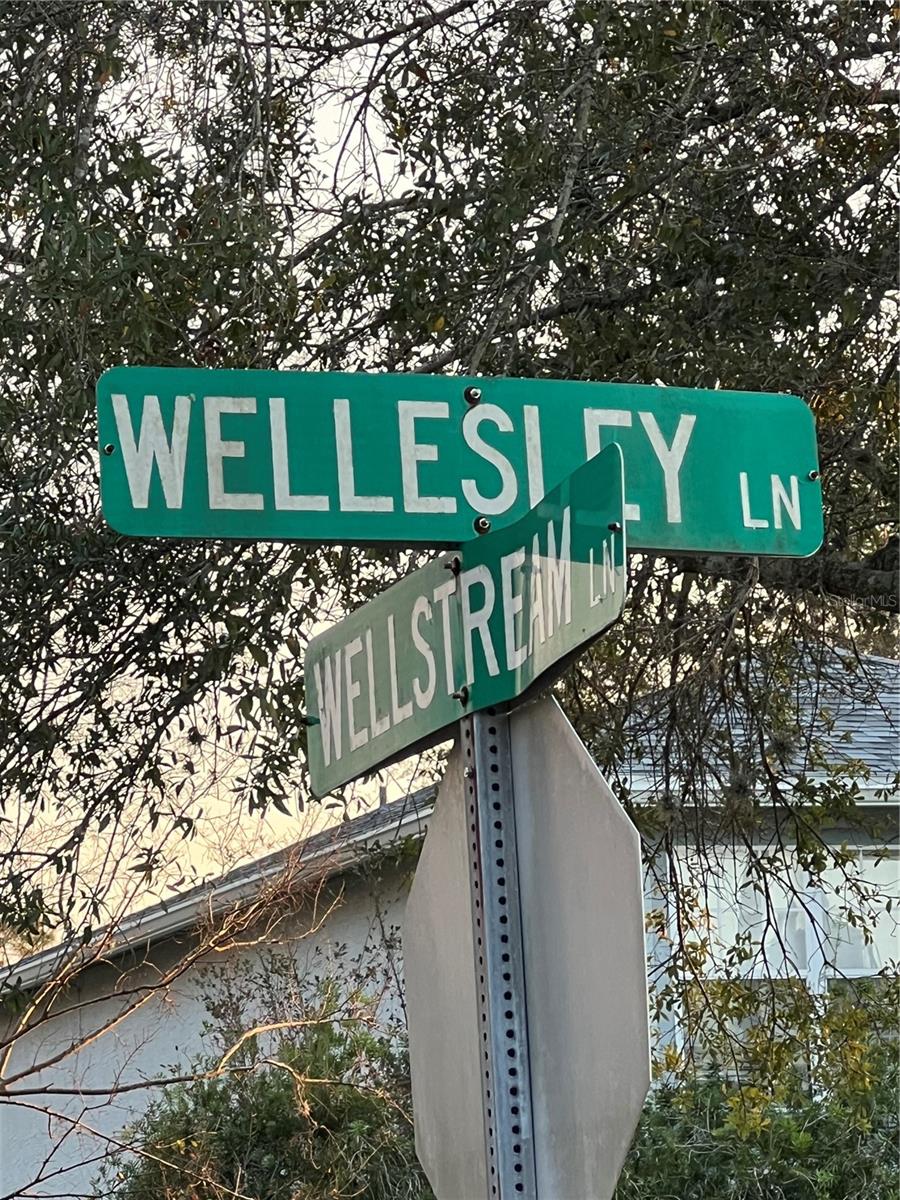 13 WELLESLEY LANE