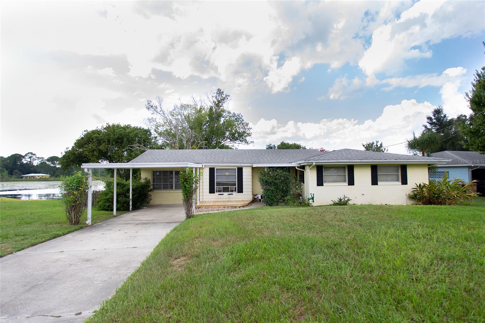 View UMATILLA, FL 32784 house