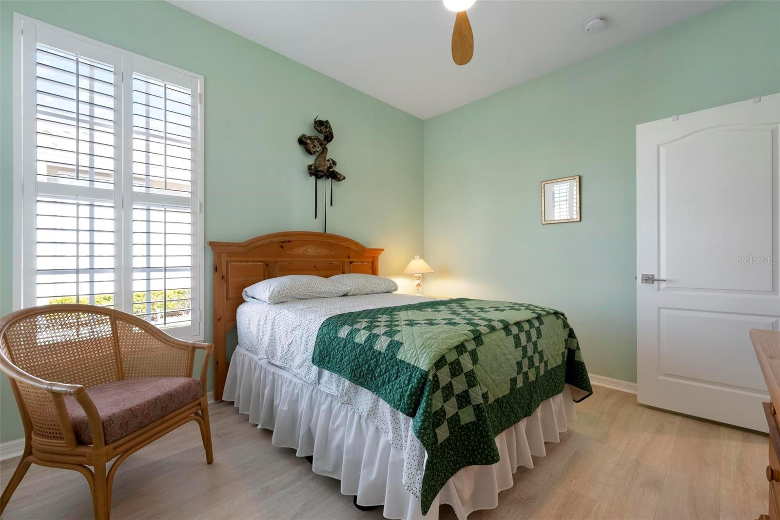 PELICAN POINTE GOLF & COUNTRY CLUB - Residential