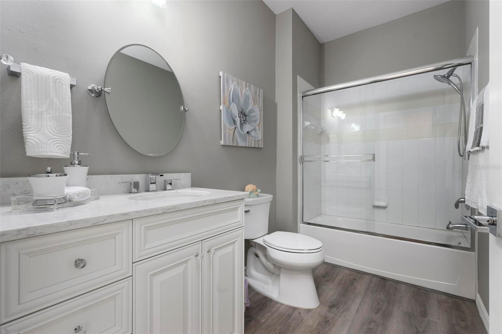 PELICAN POINTE GOLF & COUNTRY CLUB - Residential