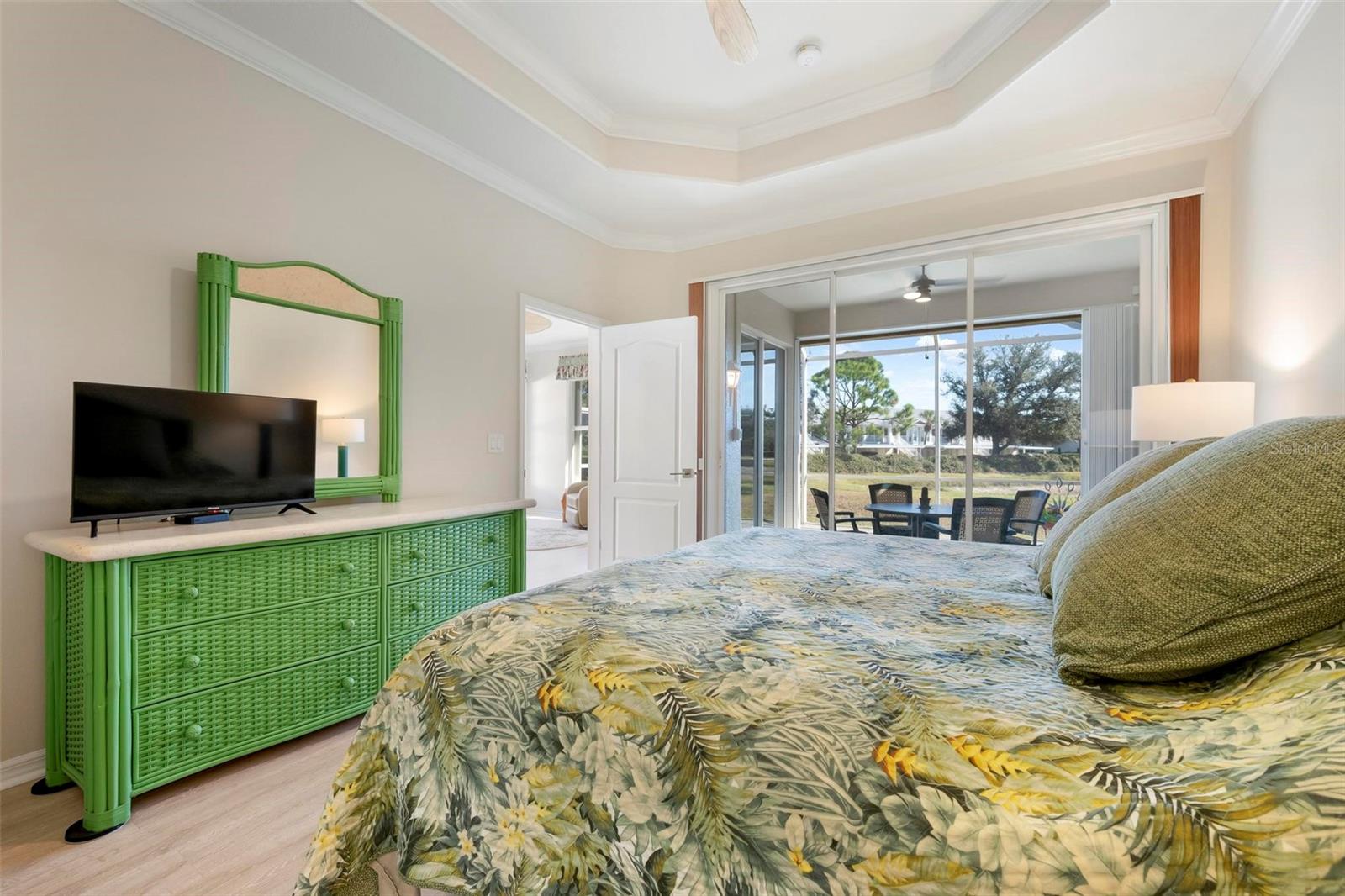 PELICAN POINTE GOLF & COUNTRY CLUB - Residential