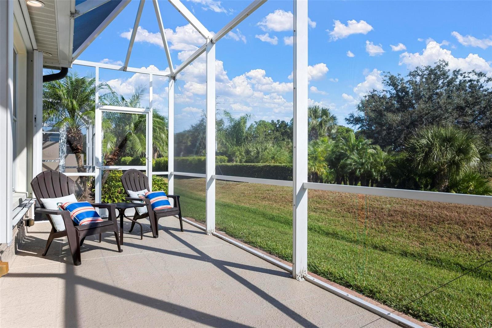 PELICAN POINTE GOLF & COUNTRY CLUB - Residential