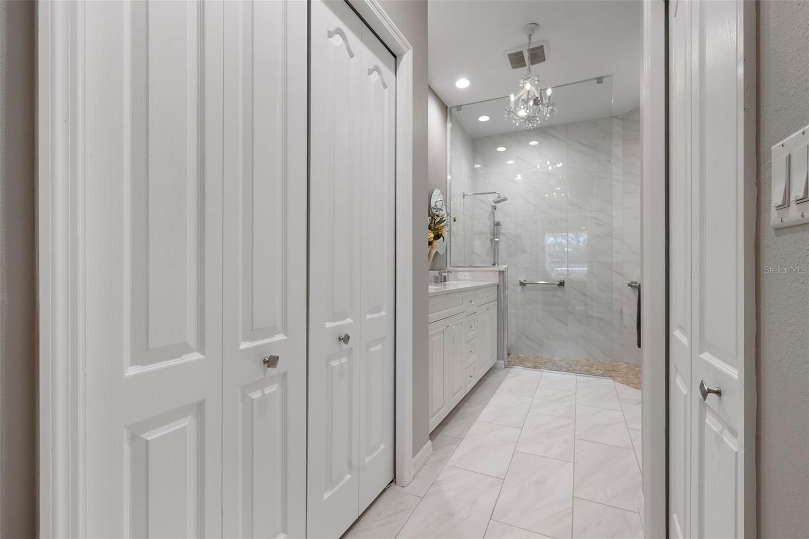 PELICAN POINTE GOLF & COUNTRY CLUB - Residential