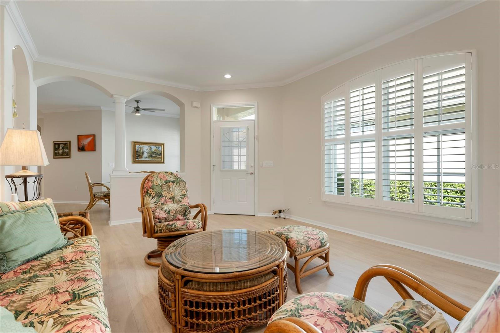 PELICAN POINTE GOLF & COUNTRY CLUB - Residential