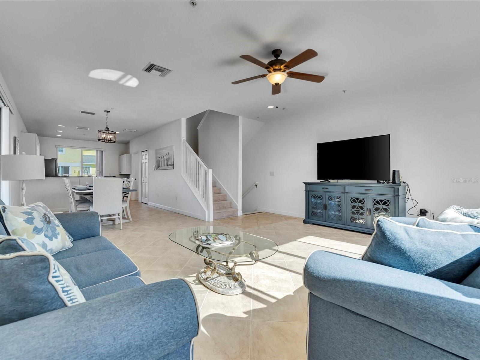 SIESTA POINTE - Residential