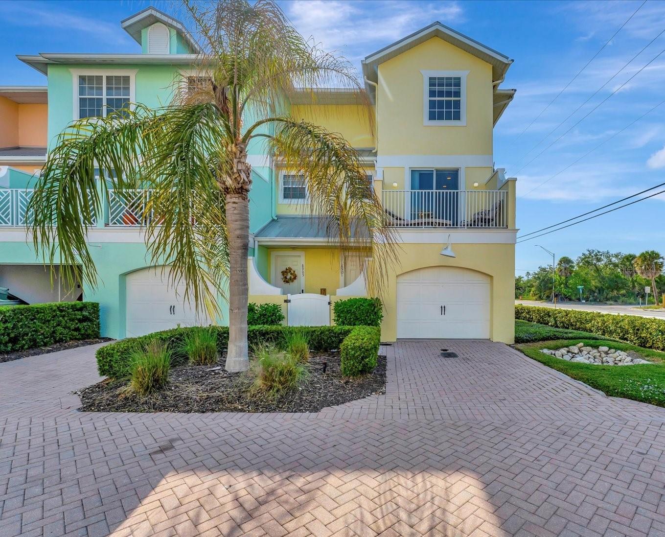 SIESTA POINTE - Residential